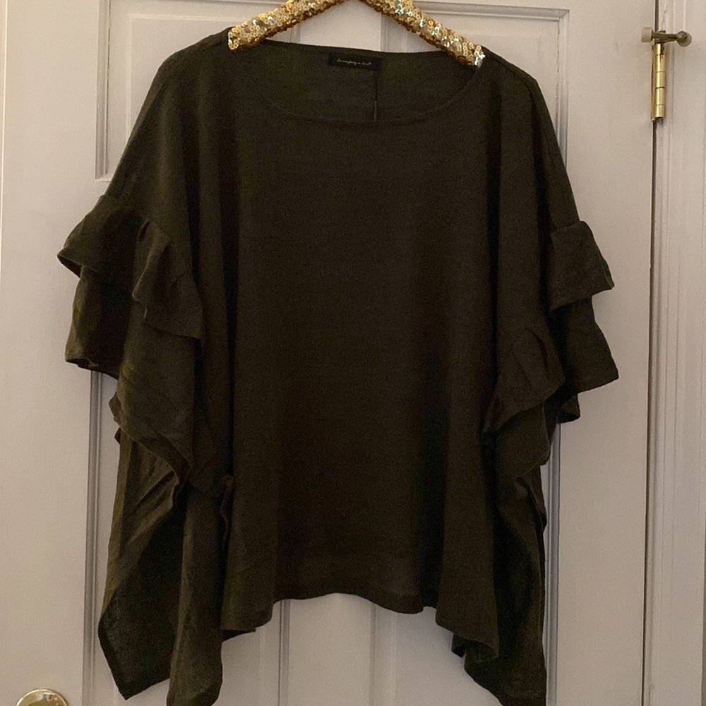 Do Everything In Love Ruffle Sweater/Poncho Green One Size NWT! - Picture 2 of 4